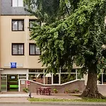 Greet Centre - Route De Normandie By Accor 3* 埃夫勒