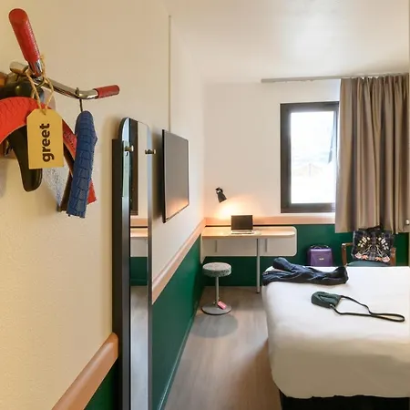 Greet Centre - Route De Normandie By Accor Évreux