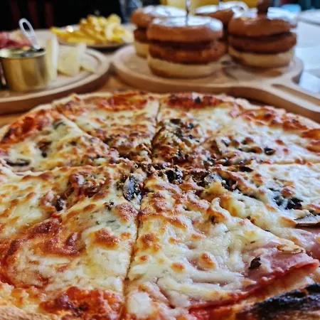 Greet Centre - Route De Normandie By Accor Hotel Évreux