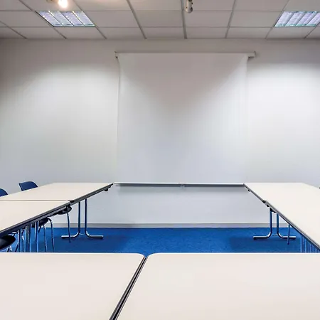 Greet Centre - Route De Normandie By Accor Hotel 3*