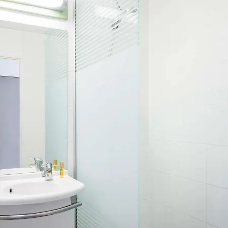 Greet Centre - Route De Normandie By Accor 에브뢰