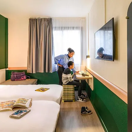 Hotel Greet Centre - Route De Normandie By Accor Évreux