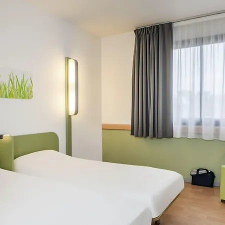 Greet Centre - Route De Normandie By Accor Отель 3*