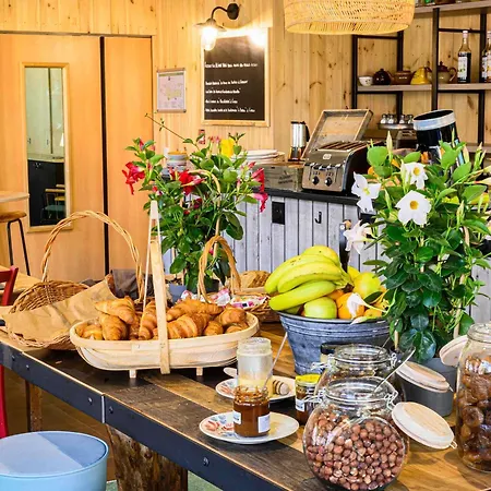 Greet Centre - Ex Ibis Budget