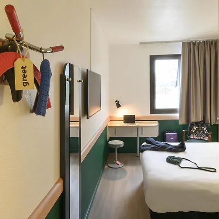 Hotel Greet Centre - Ex Ibis Budget Évreux