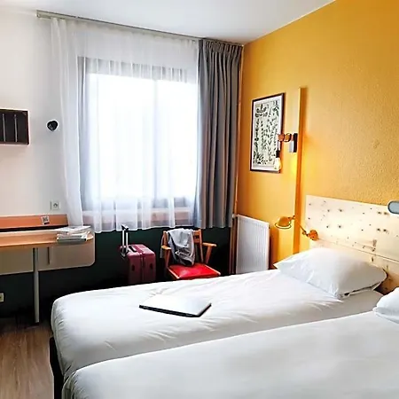 Hotel Greet Centre - Route De Normandie By Accor Évreux