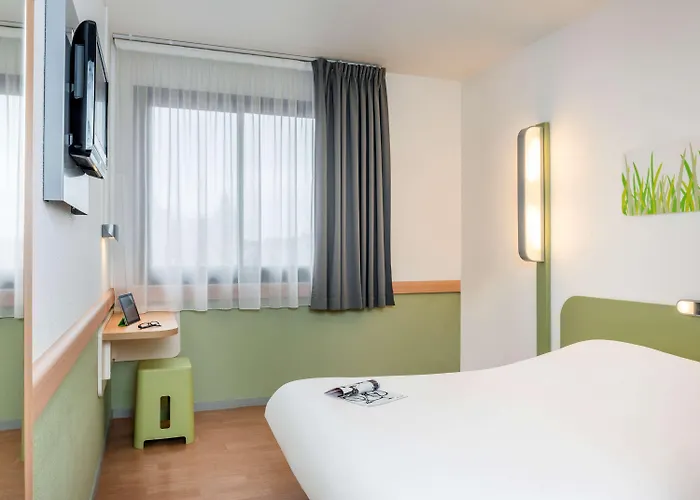 Greet Centre - Route De Normandie By Accor Évreux